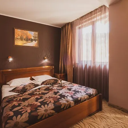 том и нези класик Отель